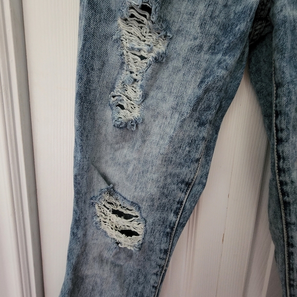 GARAGE- Size 5 Skinny Vintage Distressed Denim - Picture 2 of 8